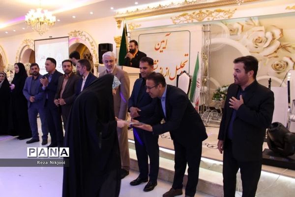 تجلیل از بازنشستگان منطقه ناحیه یک بهارستان