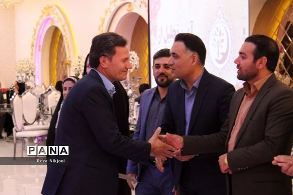 تجلیل از بازنشستگان منطقه ناحیه یک بهارستان