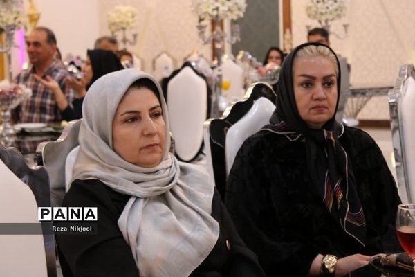 تجلیل از بازنشستگان منطقه ناحیه یک بهارستان