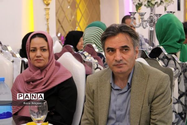 تجلیل از بازنشستگان منطقه ناحیه یک بهارستان