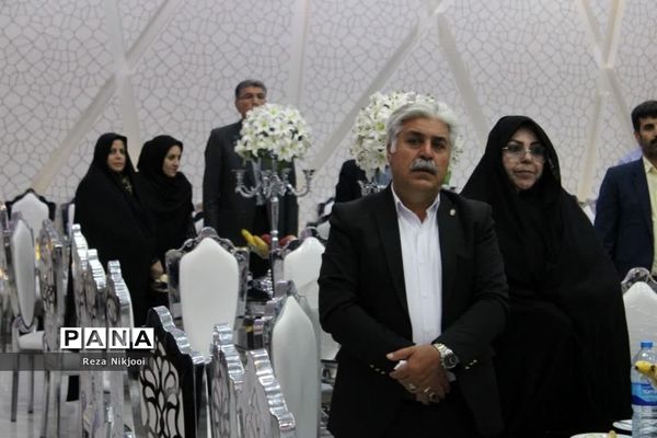 تجلیل از بازنشستگان منطقه ناحیه یک بهارستان