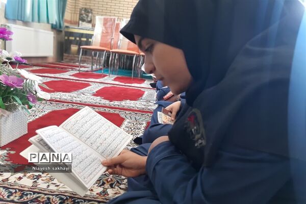 مراسم عزاداری شهادت امام صادق(ع) در مدرسه شاهد شهرستان ورامین
