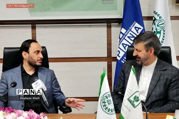 حضور دانش‌آموزان خبرنگار پانا شهرستان‌های استان‌تهران در نشست هم‌اندیشی با سخنگوی دولت