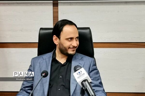 حضور دانش‌آموزان خبرنگار پانا شهرستان‌های استان‌تهران در نشست هم‌اندیشی با سخنگوی دولت