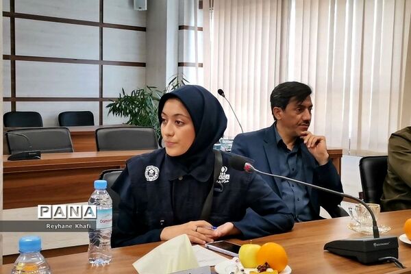 حضور دانش‌آموزان خبرنگار پانا شهرستان‌های استان‌تهران در نشست هم‌اندیشی با سخنگوی دولت