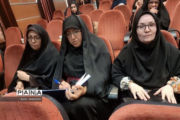 برگزاری جلسه توانمند‌سازی در شهرستان قرچک