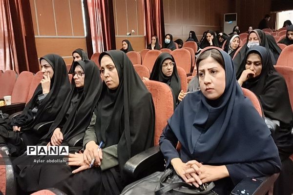 برگزاری جلسه توانمند‌سازی در شهرستان قرچک