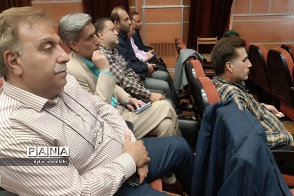 برگزاری جلسه توانمند‌سازی در شهرستان قرچک