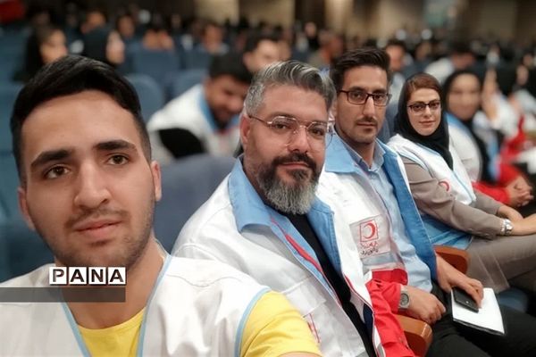 نشست تخصصی جمعیت هلال احمر با حضور دانشجویان شهرستان قرچک