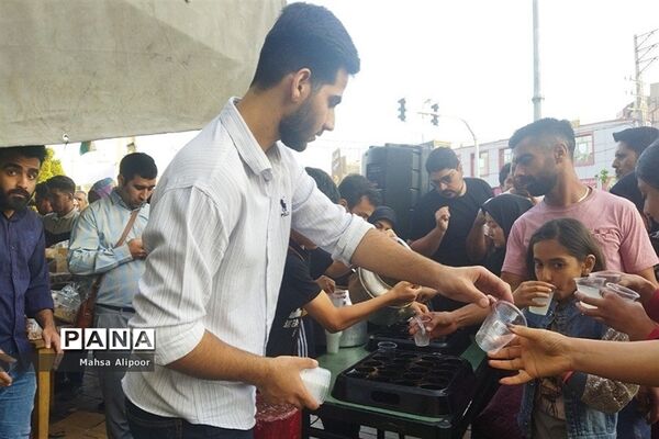 ایستگاه صلواتی به‌مناسبت شهادت امام جعفر صادق(ع) در قرچک