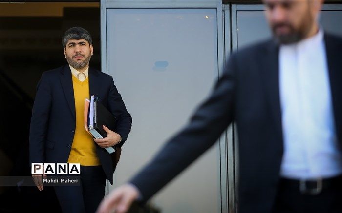 تغییر ساعت کار کارکنان از 15 خرداد تا 15 شهریور به 6 صبح