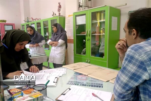 اجرای جشنواره خوارزمی محورآزمایشگاه درآموزشگاه فرزانگان اسلامشهر