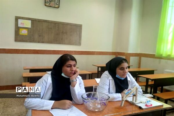 اجرای جشنواره خوارزمی محورآزمایشگاه درآموزشگاه فرزانگان اسلامشهر