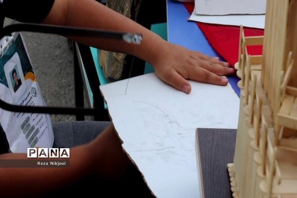 نمایشگاه آثار هنری دانش‌آموزان بهارستانی