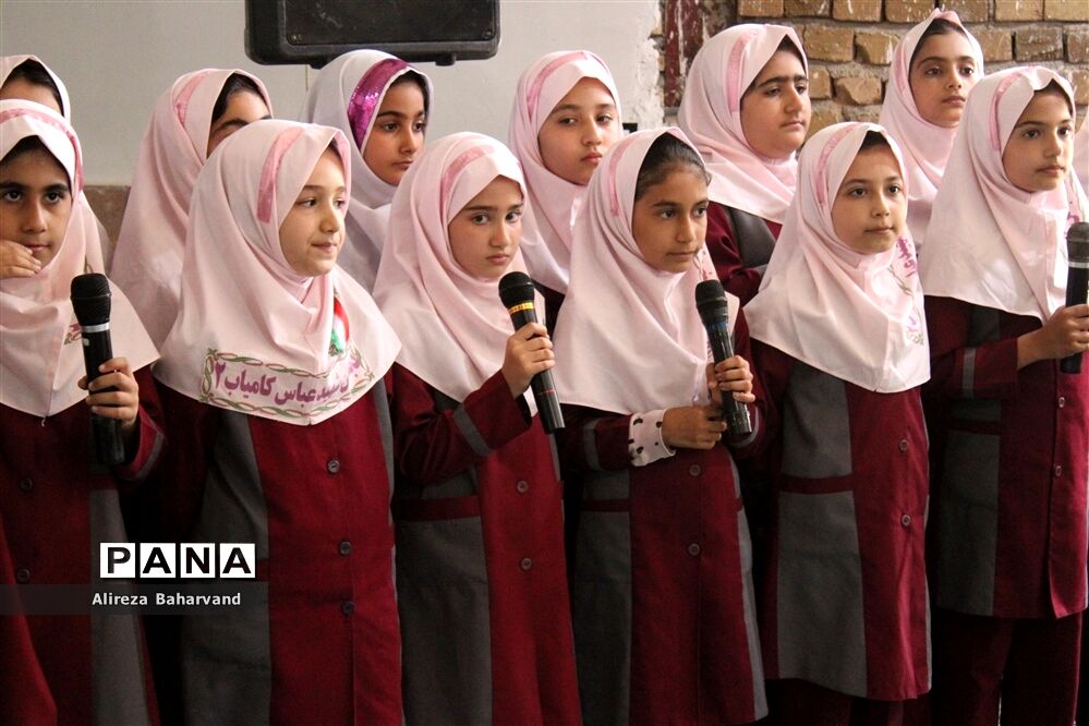 برگزاری نماز جماعت ویژه دانش‌آموزان دختر