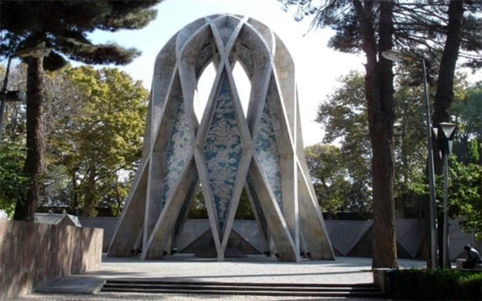 سروده‌های خیام در قالب رباعی، شعری ساده و حاوی معانی عمیق فلسفی است