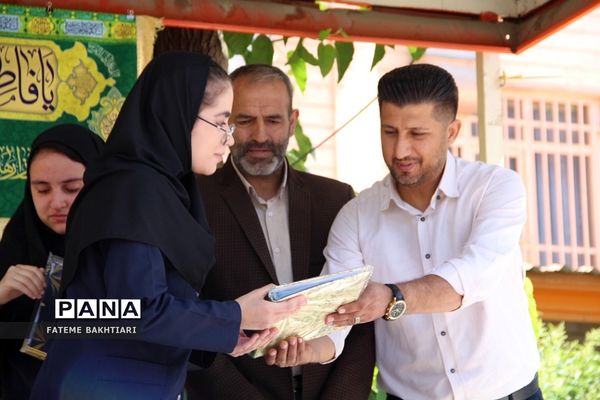 جشن روز دختر در دبیرستان حضرت زینب(س) ناحیه یک شهرری