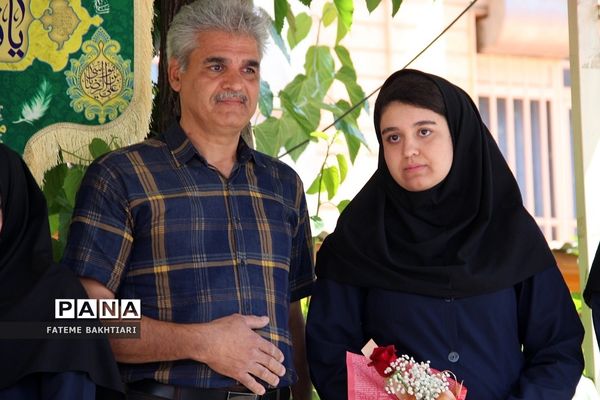 جشن روز دختر در دبیرستان حضرت زینب(س) ناحیه یک شهرری