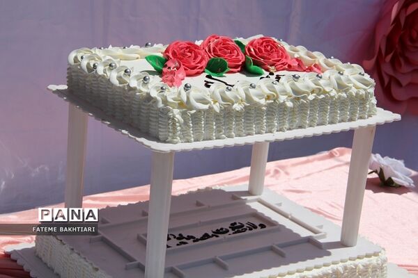 جشن روز دختر در دبیرستان حضرت زینب(س) ناحیه یک شهرری