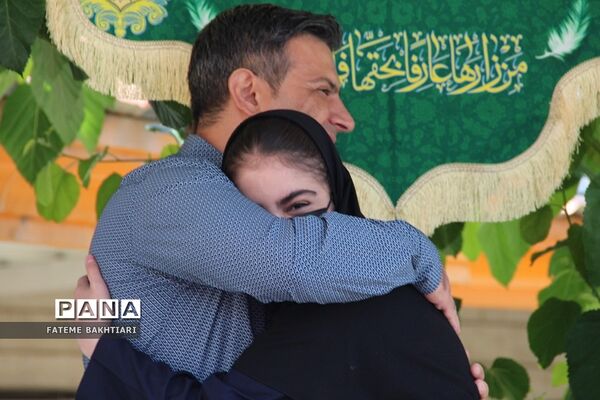 جشن روز دختر در دبیرستان حضرت زینب(س) ناحیه یک شهرری