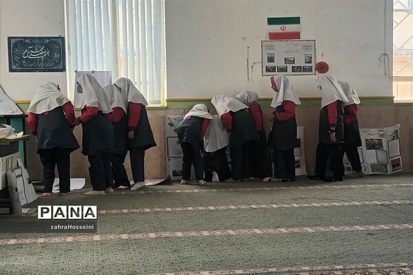 نمایشگاه طرح جابربن حیان دبستان شهید نجاتی ابرکوه