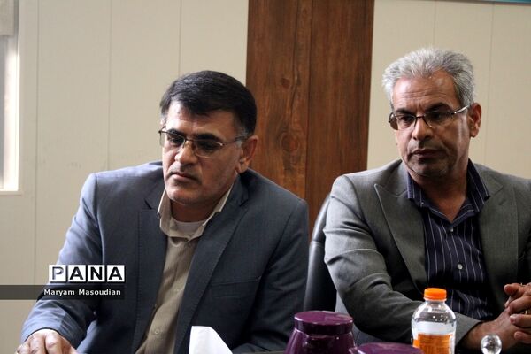 نشست هم‌اندیشی معاونان پرورشی و تربیت‌بدنی شهرستان‌ها و مناطق استان بوشهر