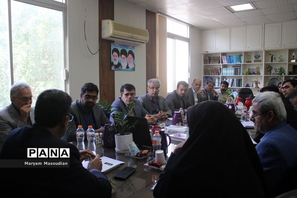 نشست هم‌اندیشی معاونان پرورشی و تربیت‌بدنی شهرستان‌ها و مناطق استان بوشهر