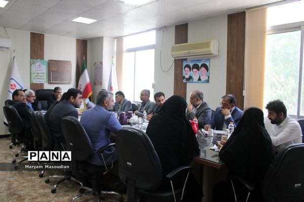 نشست هم‌اندیشی معاونان پرورشی و تربیت‌بدنی شهرستان‌ها و مناطق استان بوشهر