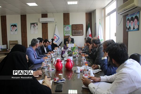 نشست هم‌اندیشی معاونان پرورشی و تربیت‌بدنی شهرستان‌ها و مناطق استان بوشهر