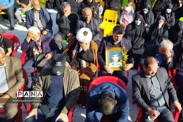 تشییع پیکر شهید گمنام در روستای انزهای شهرستان فیروزکوه