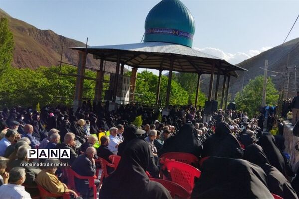 تشییع پیکر شهید گمنام در روستای انزهای شهرستان فیروزکوه