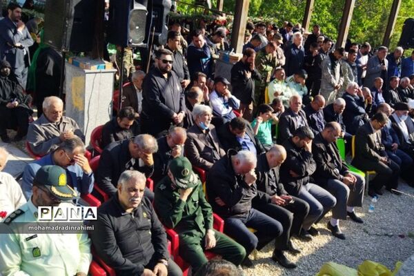 تشییع پیکر شهید گمنام در روستای انزهای شهرستان فیروزکوه