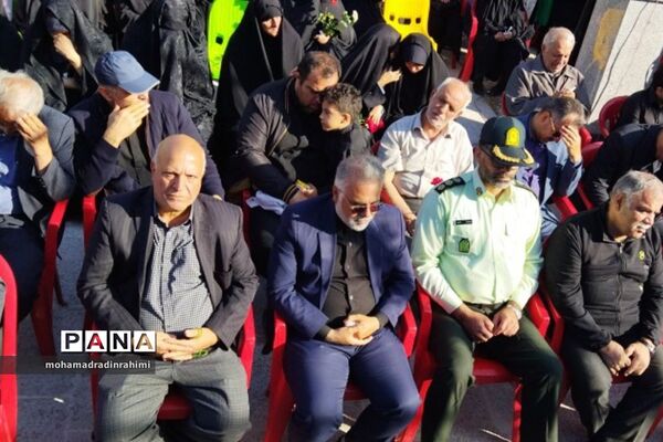 تشییع پیکر شهید گمنام در روستای انزهای شهرستان فیروزکوه