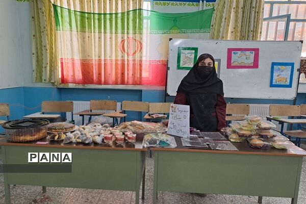 برگزاری نمایشگاه کار و فناوری  دبیرستان سیزده آبان ناحیه یک کرج