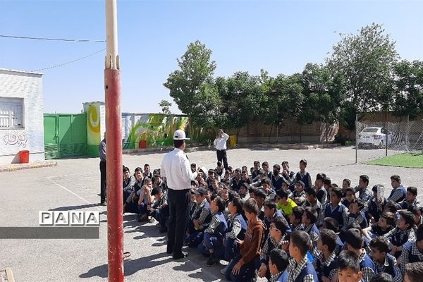 آموزش قوانین راهنمایی و رانندگی در دبستان الجواد