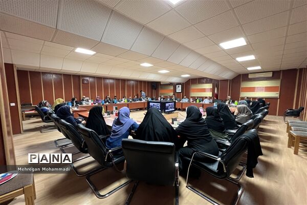 نشست صمیمانه عوامل ستادی و اجرایی جشن سالروز تاسیس سازمان دانش‌آموزی