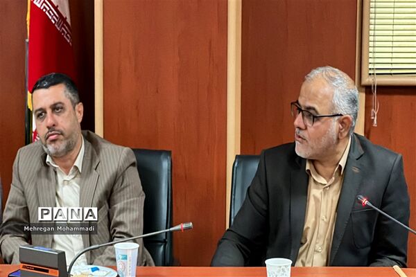 نشست صمیمانه عوامل ستادی و اجرایی جشن سالروز تاسیس سازمان دانش‌آموزی