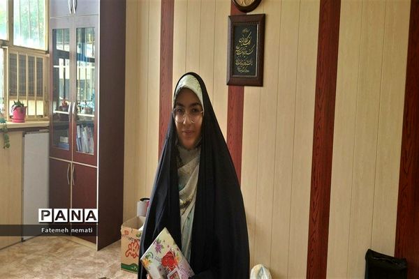 گرامیداشت هفته کرامت و تقدیر از دانش‌‌آموزان فعال نماز و مسابقات قرآنی مدرسه شایستگان ملارد