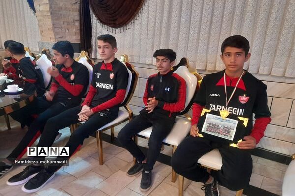 جشن قهرمانی تیم نونهالان پرسپولیس قائمشهر