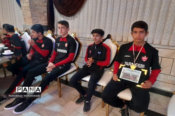 جشن قهرمانی تیم نونهالان پرسپولیس قائمشهر