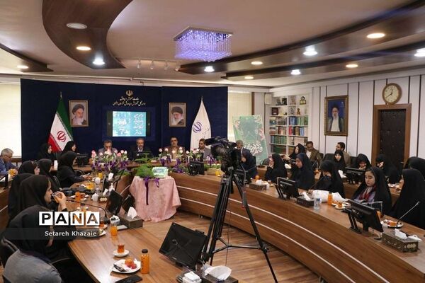 مراسم بهین‌دخت ویژه بزرگداشت روز دختر در اداره‌کل آموزش و پرورش خراسان رضوی