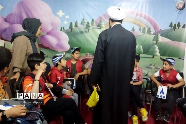 بازدید هنرمندان شهرستان قرچک از نمایشگاه بین‌المللی کتاب