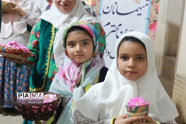آیین ملی گل غلتان در خانه  تاریخی آل یاسین کاشان