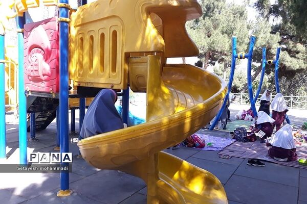 اردوی دانش‌آموزان دبستان حضرت زهرا(س) ۲ رودهن در آخرین روز سال تحصیلی