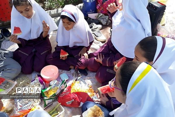 اردوی دانش‌آموزان دبستان حضرت زهرا(س) ۲ رودهن در آخرین روز سال تحصیلی