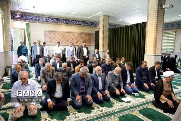 آیین تجلیل از معلمان نمونه استانی، منطقه‌ای و پژوهنده منطقه ۵