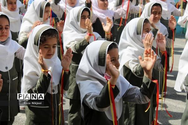 آیین یادبود خیر مدرسه‌ساز‌ حاج علی اکبر واعظی در ناحیه یک بهارستان