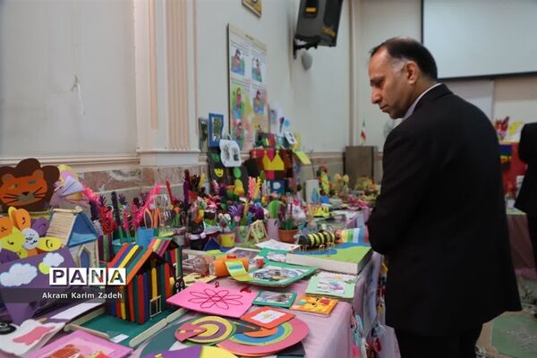 نمایشگاه دست‌سازه‌های دانش‌آموزان شهرستان اسلامشهرمبتنی برمحتوای مجلات رشد