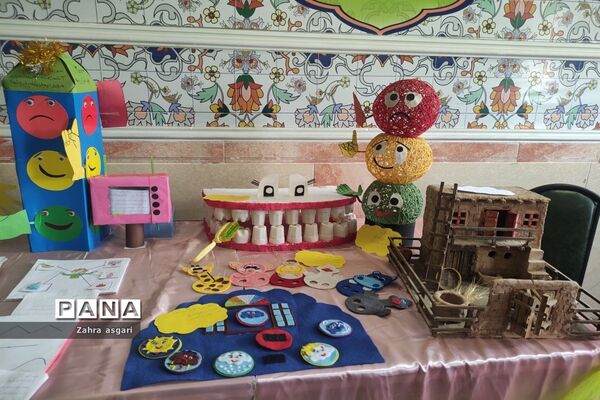 نمایشگاه دست‌سازه‌های آموزشی و خلاق مربیان کودکستان‌ها در ملارد