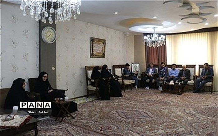 خانواده شهدا مقام والایی در پیشگاه خداوند متعال دارند